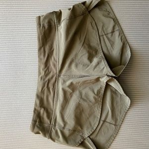 Lululemon Speed Up Short 2.5" Size 6